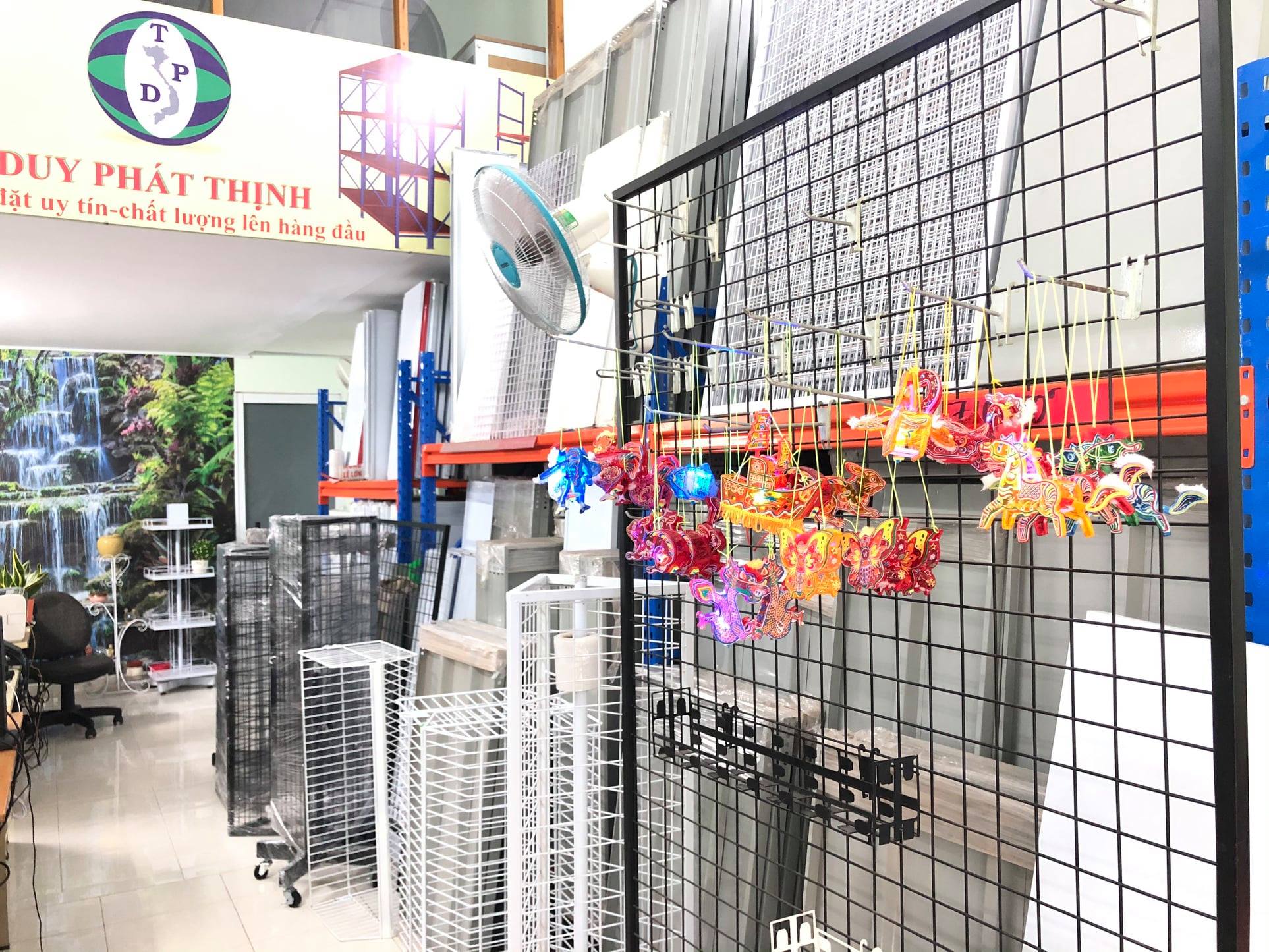 Mẫu kệ trưng bày siêu thị
